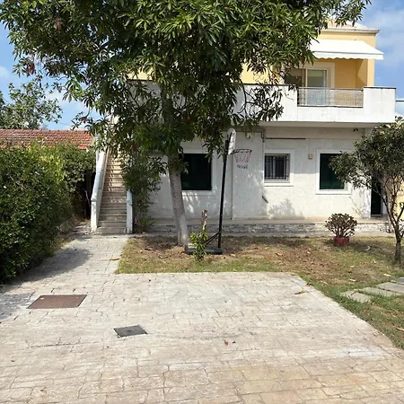 Charming Seaside House ヴィラ