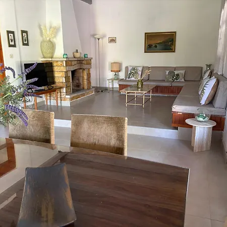 Charming Seaside House *